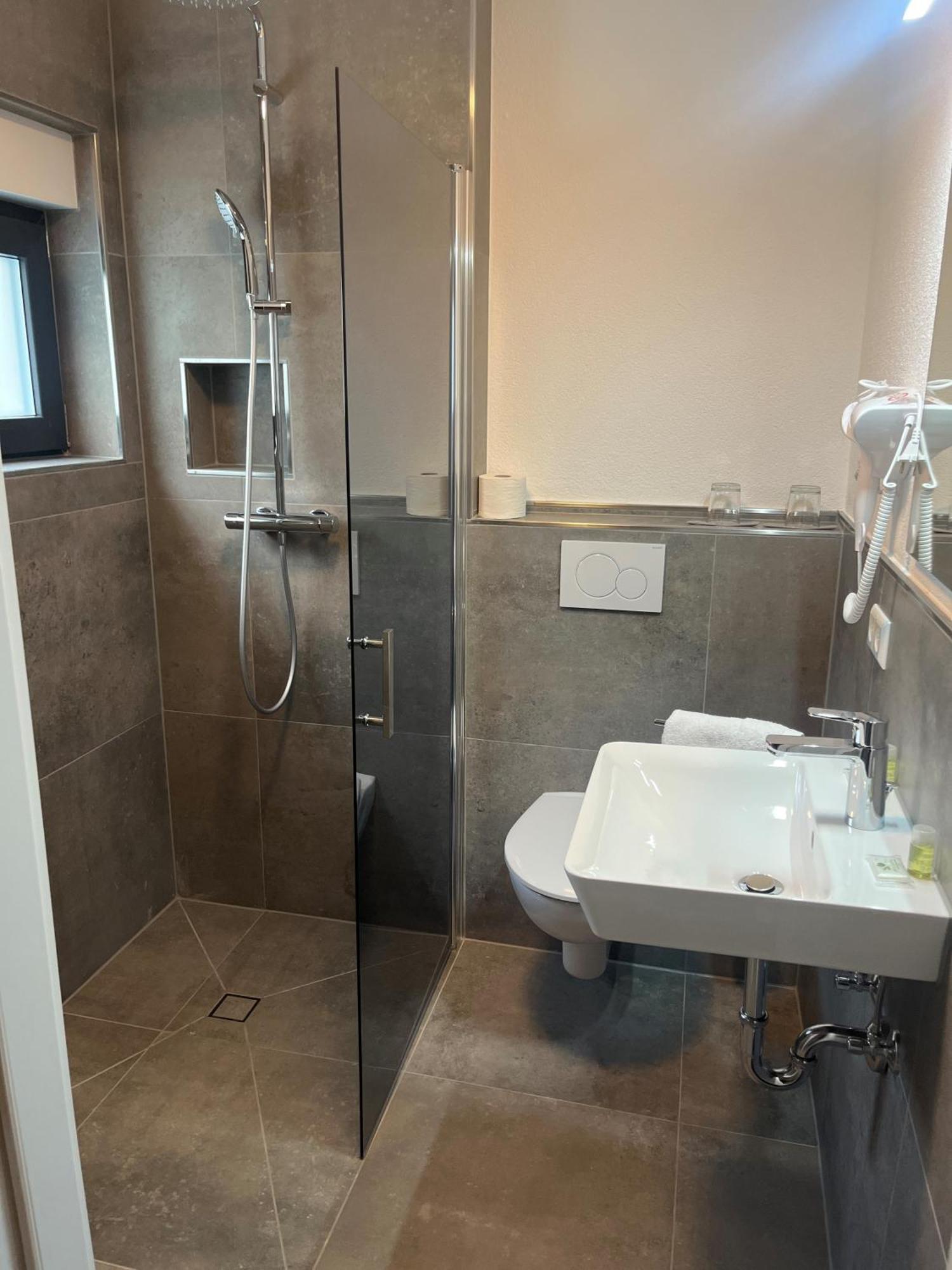 Hotel Seeadler Friedrichshafen Bagian luar foto